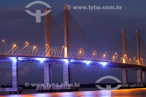  Assunto: Vista noturna da ponte Aracaju-Barra sobre o rio Sergipe / Local: Aracaju, Sergipe, Brasil / Data: junho 2009 