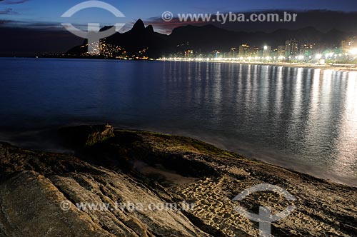  Assunto: Vista noturna da Praia de Ipanema   / Local: Rio de Janeiro - RJ - Brasil  / Data: maio 2009 