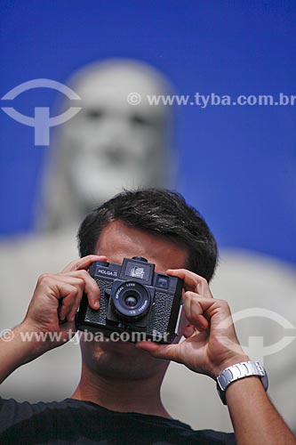 Assunto: Turistas fotografando no Cristo Redentor  / Local:  Rio de Janeiro - RJ - Brasil  / Data: 20/02/2010  autorização de uso de imagem (84) 