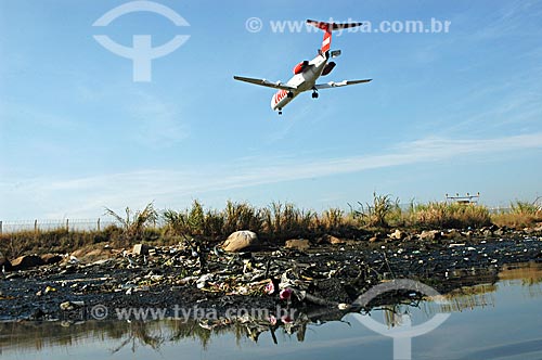  Assunto: Poluição na Baía de Guanabara durante a maré baixa  / Local:  Rio de Janeiro - RJ - Brasil  / Data: 05/2007 