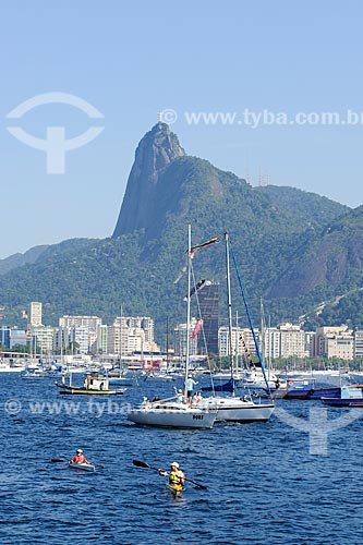  Assunto: Corcovado com Cristo Redentor e Baia de Guanabara em primeiro plano / Local: Rio de Janeiro (RJ) - Brasil / Data: 08/2010 