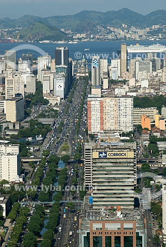  Assunto: Vista aérea da Avenida Presidente Vargas com Baía de Guanabara ao fundo / Local: Centro - Rio de Janeiro (RJ) - Brasil  / Data: 12/2009 