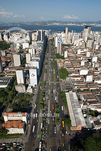  Assunto: Vista aérea da Avenida Presidente Vargas com Baía de Guanabara ao fundo / Local: Centro - Rio de Janeiro (RJ) - Brasil  / Data: 12/2009 