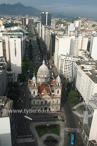  Assunto: Vista aérea da Igreja Nossa Senhora da Candelária com Avenida Presidente Vargas ao fundo / Local: Centro - Rio de Janeiro  (RJ) - Brasil  / Data: 11/2009 