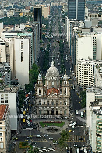  Assunto: Vista aérea da Igreja Nossa Senhora da Candelária com Avenida Presidente Vargas ao fundo / Local: Centro - Rio de Janeiro  (RJ) - Brasil  / Data: 11/2009 