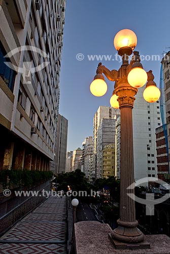  Assunto: Luminária do Viaduto Otávio Rocha / Local: Porto Alegre - Rio Grande do Sul (RS) - Brasil / Data: 03/2008 