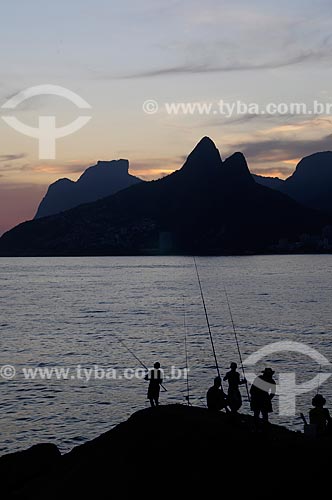  Assunto: Pescadores nas pedras do Arpoador / Local: Ipanema - Rio de Janeiro (RJ) - Brasil / Data: 03/2009 