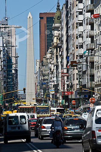  Assunto: Vista da Avenida Corrientes ao fundo Obelisco de Buenos Aires / Local: Buenos Aires - Argentina - América do Sul / Data: 12/2010 