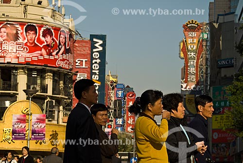  Assunto: Vista de Nanjing Road - Zona comercial / Local: Xangai - China - Ásia / Data: 11/2006 