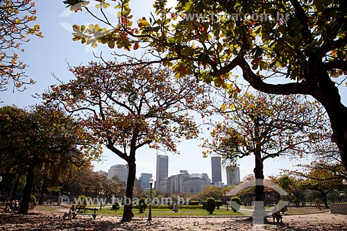  Assunto: Praça Paris com prédios do centro da cidade ao fundo / Local: Glória - Rio de Janeiro (RJ) - Brasil / Data: 08/2011 