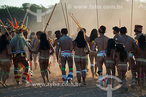  Assunto: Índios Kalapalo na aldeia Aiha se preparando para o Jawari / Local: Querência - Mato Grosso (MT) - Brasil / Data: 07/2011 