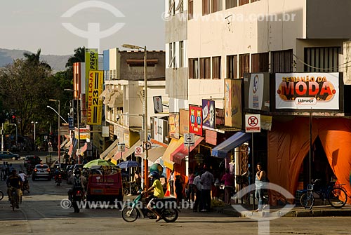  Assunto: Vista de Rua comercial  - norte de Minas Gerais / Local: Montes Claros - Minas Gerais (MG) - Brasil / Data: 09/2011 