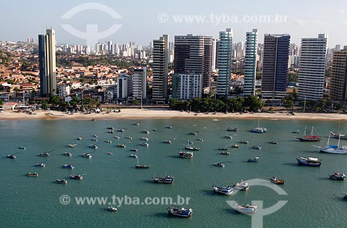  Assunto: Barcos no litoral de Fortaleza / Local: Fortaleza - Ceará (CE) - Brasil / Data: 12/2011 