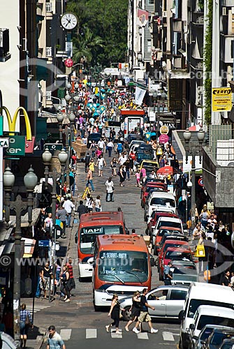  Assunto: Movimentação de pessoas na Rua dos Andradas no período do Natal / Local: Porto Alegre - Rio Grande do Sul (RS) - Brasil / Data: 12/2011 