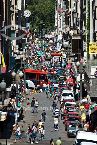  Assunto: Movimentação de pessoas na Rua dos Andradas no período do Natal / Local: Porto Alegre - Rio Grande do Sul (RS) - Brasil / Data: 12/2011 