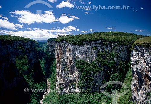  Assunto: Cânion do Itaimbezinho  / Local: Cambará do Sul - Rio Grande do Sul (RS) - Brasil / Data: 10/2005 