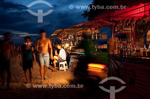  Assunto: Barracas para venda de bebida na Praia de Jericoacoara / Local: Jijoca de Jericoacoara - Ceará (CE) - Brasil / Data: 11/2011 