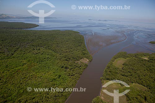  Assunto: Vista aérea do fundo da Baía de Guanabara / Local: Magé - Rio de Janeiro (RJ) - Brasil  / Data: 03/2012 