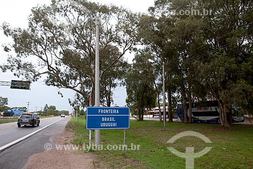  Assunto: Placa na fronteira Brasil-Uruguai / Local: Chuí - Rio Grande do Sul (RS) - Brasil / Data: 02/2012 