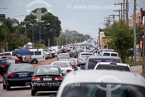  Assunto: Trânsito na fronteira Brasil-Uruguai - Zona comercial / Local: Chuí - Rio Grande do Sul (RS) - Brasil / Data: 02/2012 