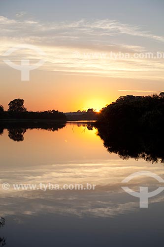  Assunto: Amanhecer no Arroio Pelotas / Local: Pelotas - Rio Grande do Sul (RS) - Brasil / Data: 02/2012 