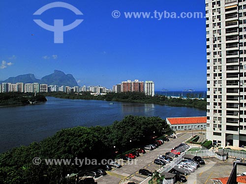  Assunto: Lagoa de Marapendi com prédios e Pedra da Gávea ao fundo                      / Local: Barra da Tijuca - Rio de Janeiro (RJ) - Brasil / Data: 04/2012 