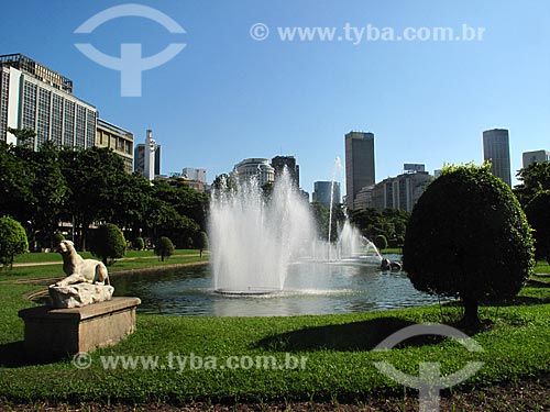  Assunto: Praça Paris com prédios do centro da cidade ao fundo / Local: Glória - Rio de Janeiro (RJ) - Brasil / Data: 05/2012 