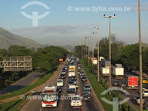  Assunto: Trânsito na Avenida Brasil / Local: Deodoro - Rio de Janeiro (RJ) - Brasil / Data: 05/2012 