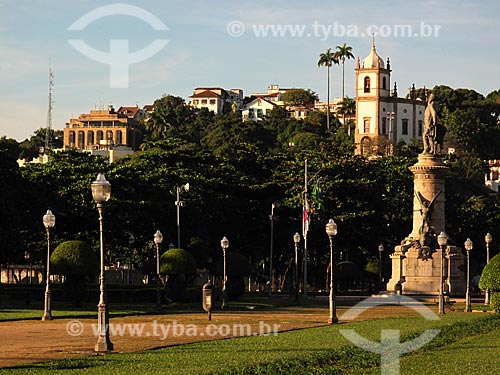  Assunto: Praça Paris com Igreja de Nossa Senhora da Glória do Outeiro ao fundo / Local: Glória - Rio de Janeiro (RJ) - Brasil / Data: 05/2012 