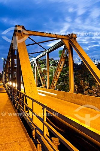  Assunto: Ponte Aldo Pereira de Andrade também conhecida como Ponte de Ferro / Local: Blumenau - Santa Catarina (SC) - Brasil / Data: 06/2012 