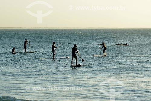  Assunto: Praticantes de Paddle Surf na praia de Jericoacoara / Local: Jijoca de Jericoacoara - Ceará (CE) - Brasil / Data: 09/2012 