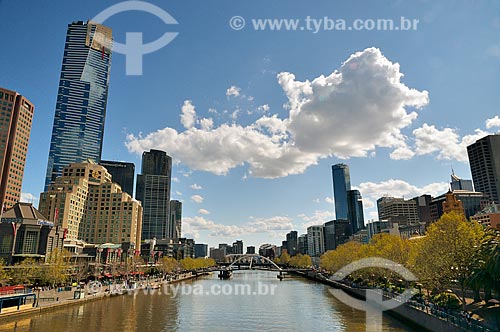  Assunto: Rio Yarra com a Southgate - passarela de pedestre - ao fundo / Local: Melbourne - Austrália - Oceania / Data: 10/2010 