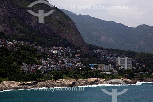  Assunto: Casas na favela do Vidigal com Hotel Sheraton à direita / Local: São Conrado - Rio de Janeiro (RJ) - Brasil / Data: 12/2012 