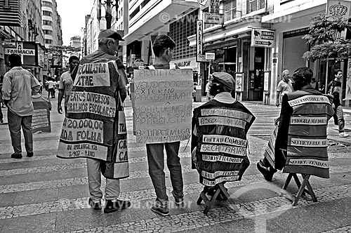  Assunto: Trabalho de homem sanduíche na Rua Barão de Itapetininga / Local: Itapetininga - São Paulo (SP) - Brasil / Data: 1989 