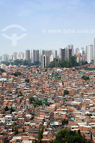  Assunto: Favela Paraisópolis com os prédios da cidade de São Paulo ao fundo / Local: Paraisópolis - São Paulo (SP) - Brasil / Data: 02/2012 