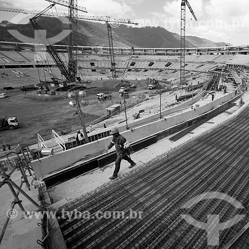  Assunto: Operários trabalhando na reforma do Estádio Jornalista Mário Filho - também conhecido como Maracanã / Local: Maracanã - Rio de Janeiro (RJ) - Brasil / Data: 02/2012 