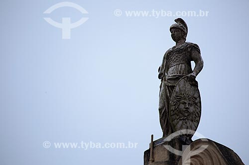  Assunto: Estátua da Deusa Minerva na parte superior da fachada do Teatro Minerva (1859) / Local: Areia - Paraíba (PB) - Brasil / Data: 02/2013 