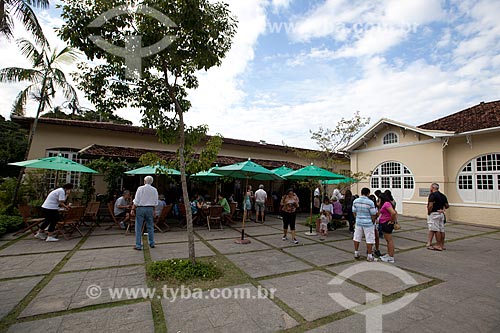  Assunto: La Bicyclette - café com vários tipos de pães artesanais - com o Espaço Tom Jobim à direita / Local: Jardim Botânico - Rio de Janeiro (RJ) - Brasil / Data: 06/2013 