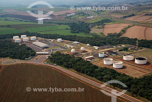  Assunto: Vista aérea de terminal da Petrobrás / Local: Ribeirão Preto - São Paulo (SP) - Brasil / Data: 05/2013 