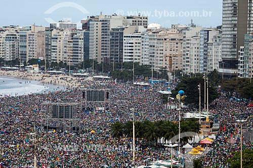  Assunto: Peregrinos na Praia de Copacabana durante a Jornada Mundial da Juventude (JMJ) / Local: Copacabana - Rio de Janeiro (RJ) - Brasil / Data: 07/2013 