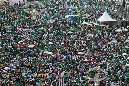  Assunto: Peregrinos na Praia de Copacabana durante a Jornada Mundial da Juventude (JMJ) / Local: Copacabana - Rio de Janeiro (RJ) - Brasil / Data: 07/2013 