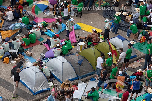  Assunto: Barracas de peregrinos na Praia de Copacabana durante a Jornada Mundial da Juventude (JMJ) / Local: Copacabana - Rio de Janeiro (RJ) - Brasil / Data: 07/2013 