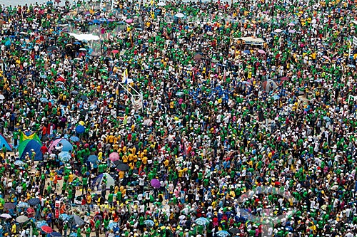  Assunto: Peregrinos na Praia de Copacabana durante a Jornada Mundial da Juventude (JMJ) / Local: Copacabana - Rio de Janeiro (RJ) - Brasil / Data: 07/2013 