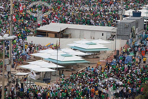  Assunto: Quiosque em meio aos peregrinos durante a Jornada Mundial da Juventude (JMJ) / Local: Copacabana - Rio de Janeiro (RJ) - Brasil / Data: 07/2013 