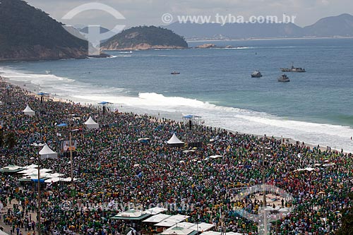  Assunto: Peregrinos na Praia de Copacabana durante a Jornada Mundial da Juventude (JMJ) / Local: Copacabana - Rio de Janeiro (RJ) - Brasil / Data: 07/2013 