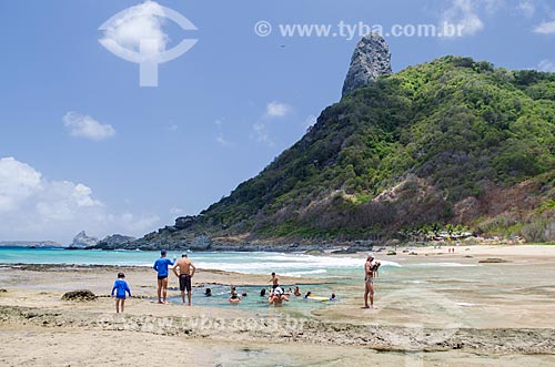  Assunto: Praia do Boldró com Morro do Pico ao fundo / Local: Arquipélago de Fernando de Noronha - Pernambuco (PE) - Brasil / Data: 10/2013 