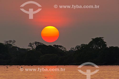  Assunto: Pôr do sol no Rio Cuiabá / Local: Mato Grosso (MT) - Brasil / Data: 10/2012 