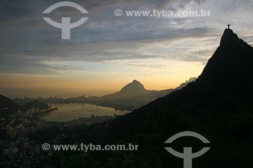  Assunto: Morro do Corcovado com Lagoa Rodrigo de Freitas ao fundo / Local: Rio de Janeiro (RJ) - Brasil / Data: 11/2010 