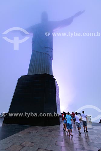  Assunto: Turistas no Cristo Redentor (1931) / Local: Rio de Janeiro (RJ) - Brasil / Data: 06/2013 