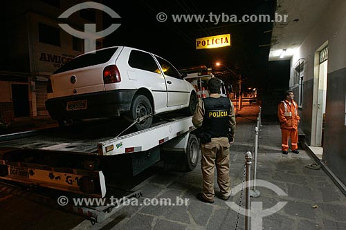  Carro apreendido por tráfico de drogas no posto da Polícia Rodoviária Federal  - Paracambi - Rio de Janeiro - Brasil